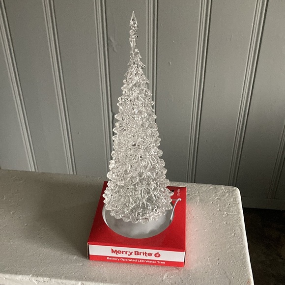 BNIB STUNNING- LED Light Up Battery Operated Christmas Water Tree 🌲 Decoration - Picture 8 of 16